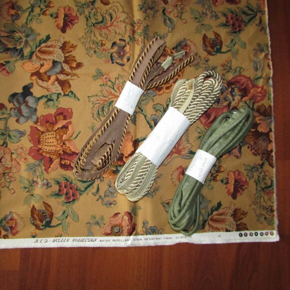 RED Sateen Collection Chintz Piping - Caramel Floral - 12.7 metres - Picture 6 of 10
